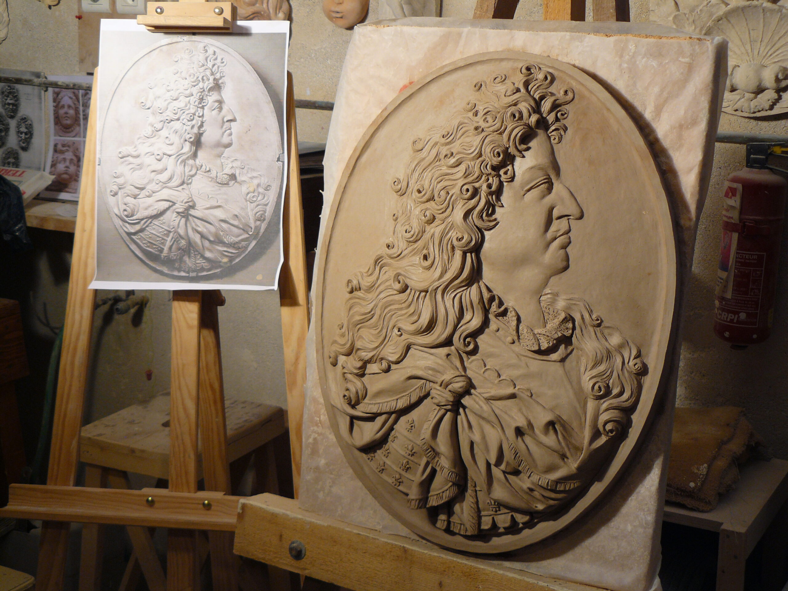 Portrait sculpté en bas relief Louis XIV 